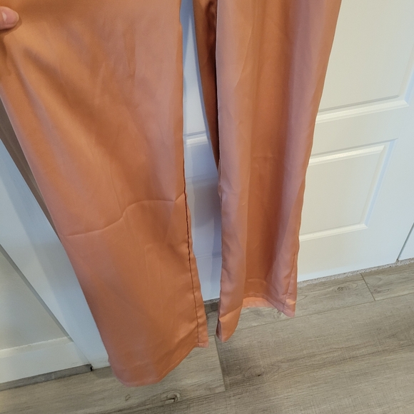 BOOHOO Women's Oli Satin JUMPSUIT SIZE 6 TALL NWT - Picture 4 of 8